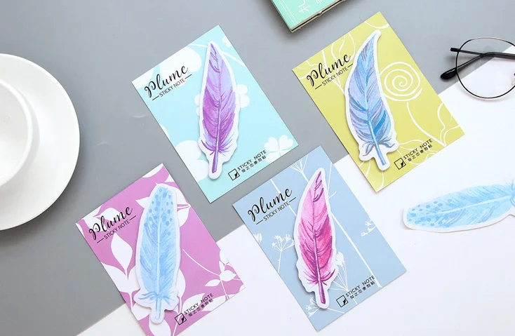 

4pcs Novelty Colored feathers Self-Adhesive Memo Pad Sticky Notes memo boards Bookmark School Office Supply papelaria