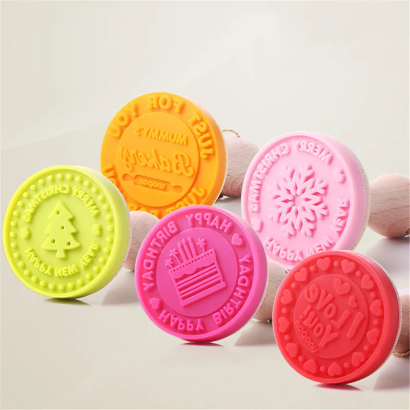 1PC Silicone DIY Cookie Stamps Fondant Cake Mold Biscuit Embossing Tools Cutters Sugar craft Tool Christmas Cake Decorating