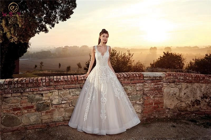 

Ball Gown Wedding Dress Spaghetti Straps Backless Tulle Floor Length With Appliques Formal Custom Made Ivory Cheap Bridal Gown