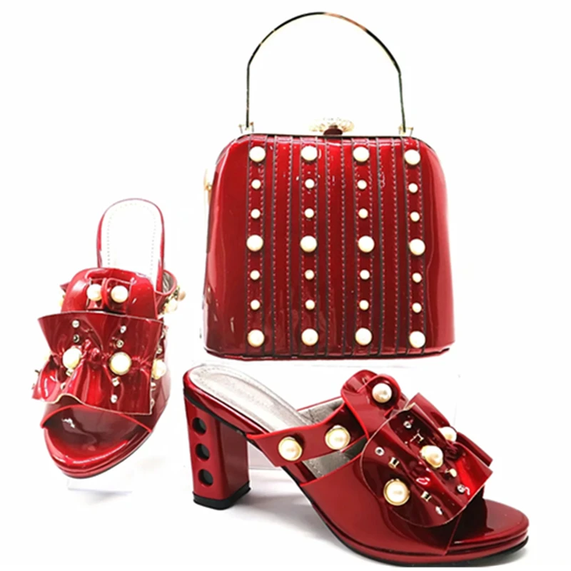 Designers De Talons Femmes vin or Sacs Rouge Mariage Avec Ensemble fuchsia Luxe Dernière Les 2018 Assortis Africain blanc Et Italiennes Chaussures Bleu Sac Mode qxWT8pP