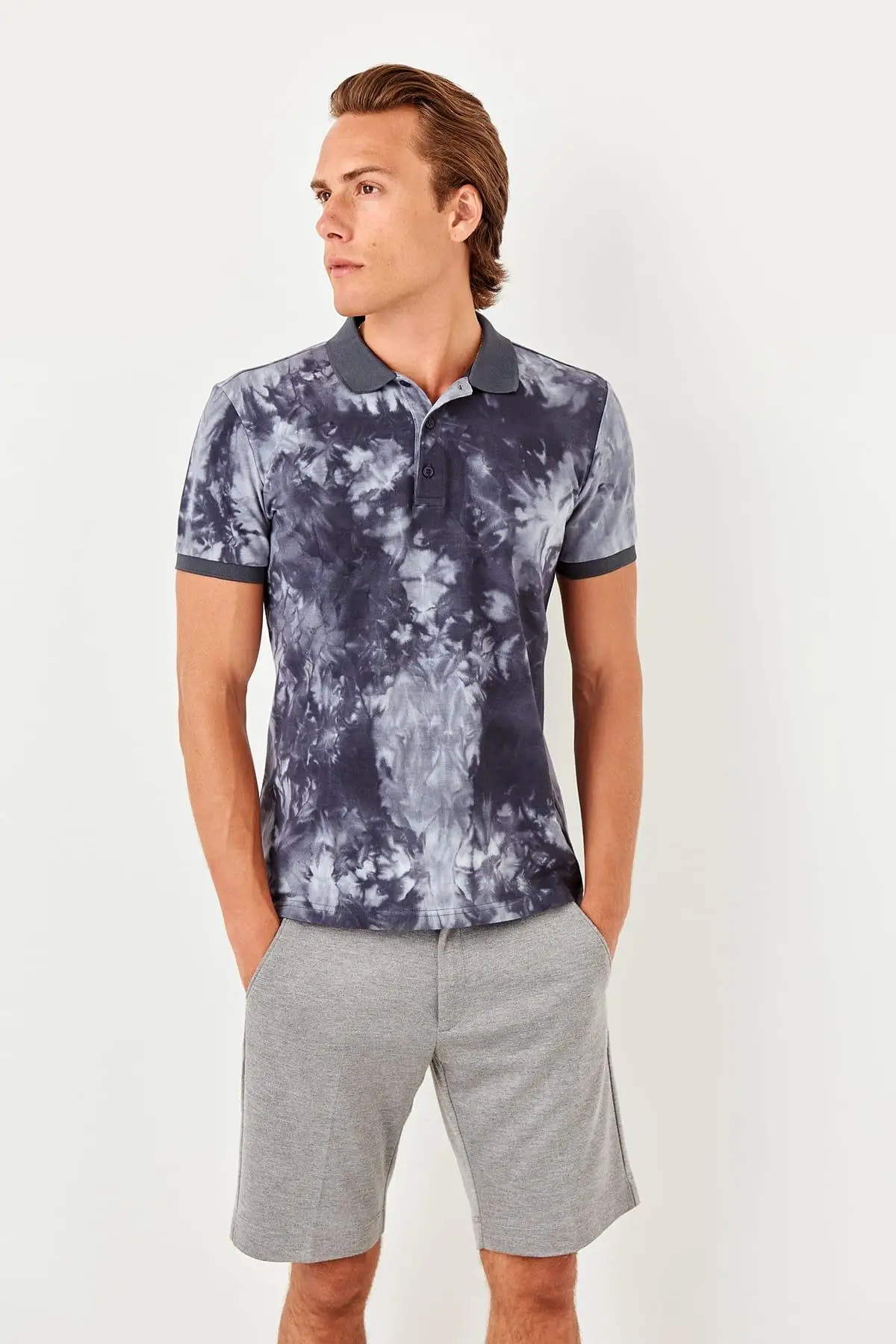 

Trendyol Gray Men Batik New Polo Collar T-Shirt TMNSS19PO0038