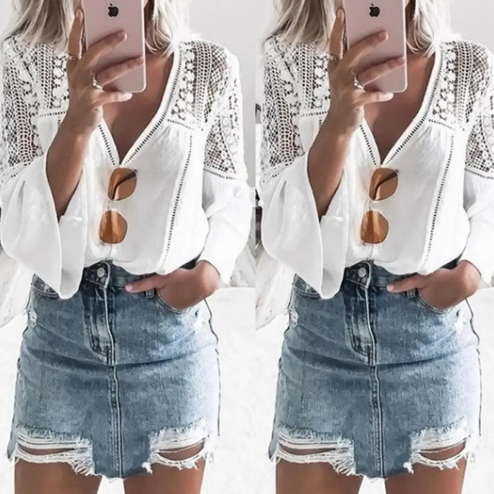 Женская блузка с треугольным вырезом Yfashion белая кружевная роговыми