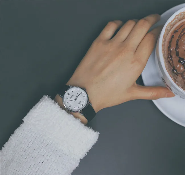 Корейская версия Модные женские кварцевые часы простые ulzzang Роскошные Лидирующий бренд женские наручные часы винтажные кожаные relogio feminino