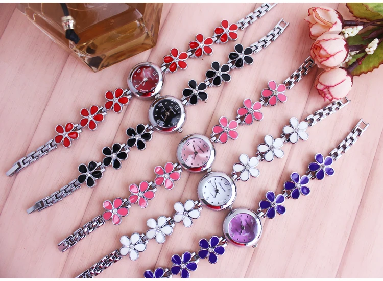 

Women's Quartz Watch Girl Fashion Bracelet Girl's Petal Watch Woman Gift Luxury Watch