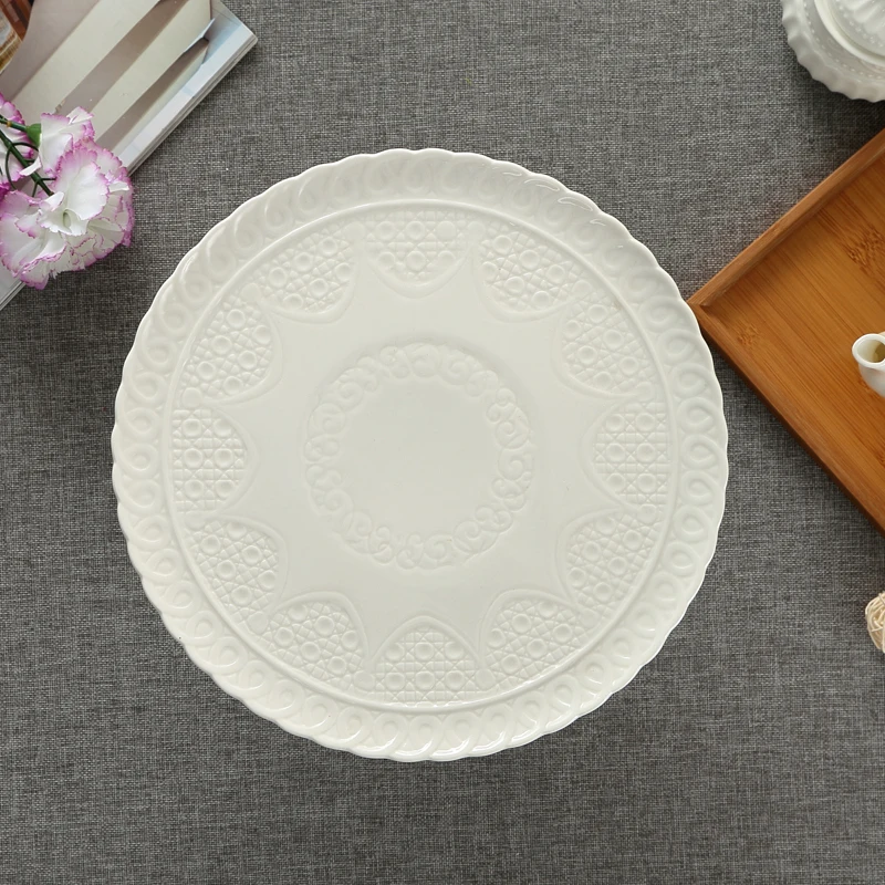 Ceramic Relief Compote Cake Stand Plate with Cover Decorative Porcelain Stem Dessert Serving Tray Fruits Dinnerware Utensil