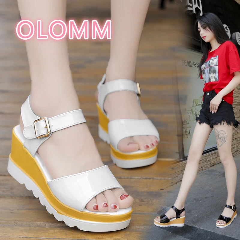 

In the summer of 2019, Yuzui slope and Korean version waterproof platform height platform sandals