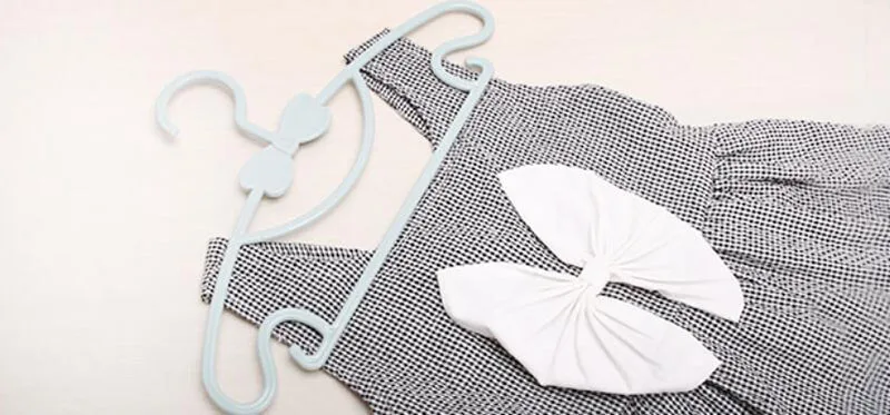 20 шт красочные милые банты дизайн пластмассовые вешалки для одежды для маленьких детей маленькие красивые розовые синие детские рубашки вешалка для костюмов