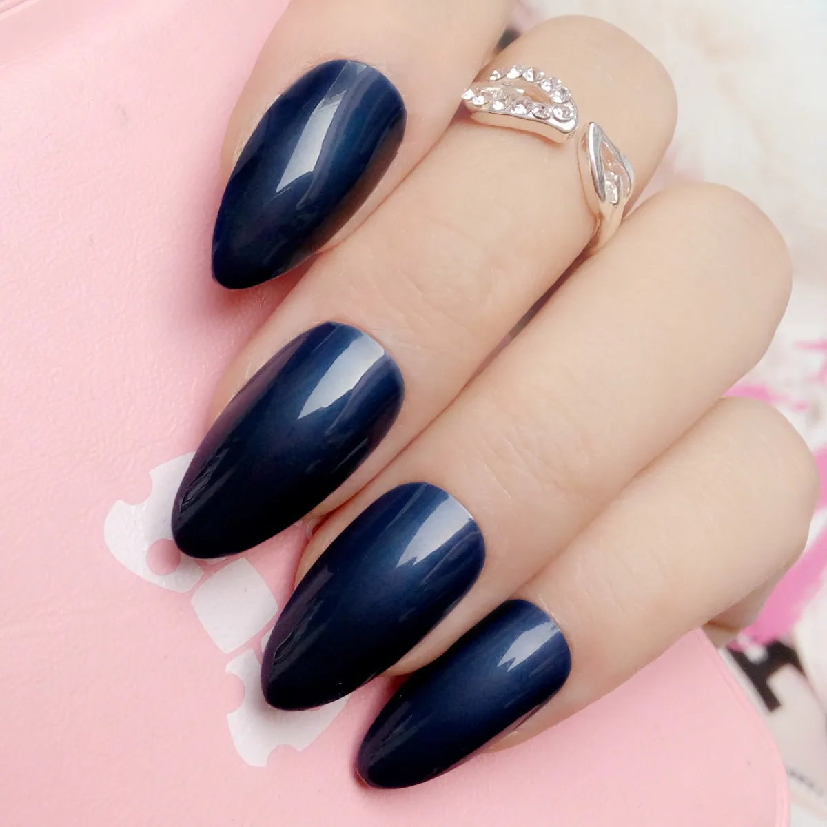 

24Pcs Shiny Short Stiletto False Nails Artificial Pointed Finger Fake Nails Candy Navy Blue Nail Art Manicure Tools 481E