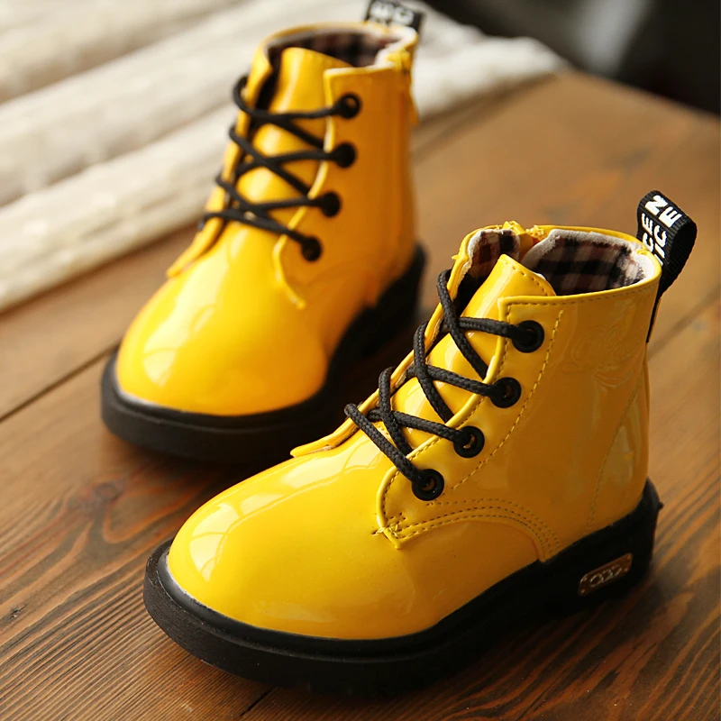 самые красивые модные ботинки. крутые кроссовки для детей. крутые ботинки. самые крутые ботинки.