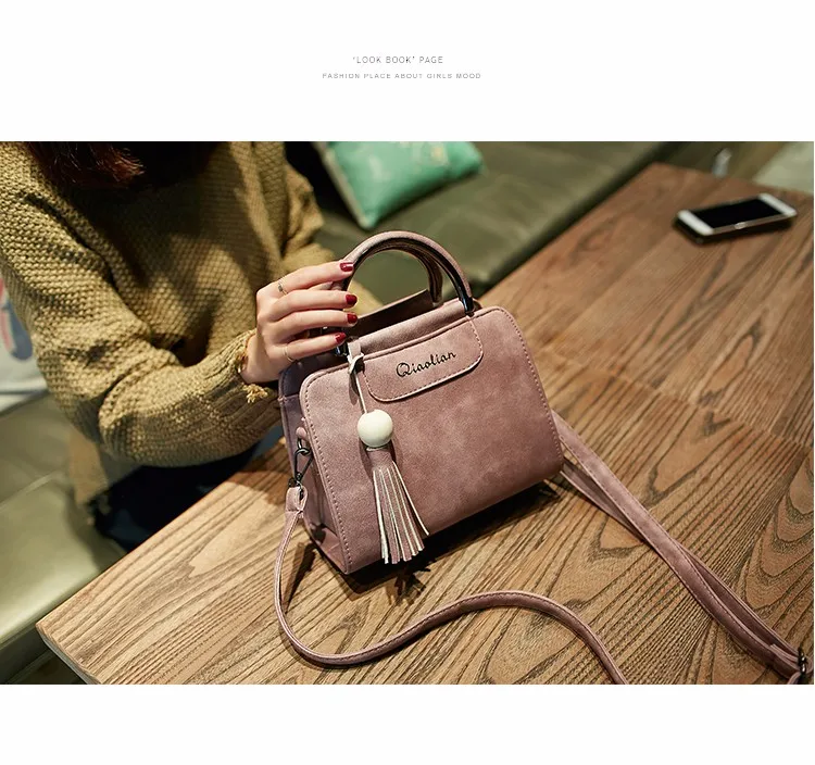 Free shipping, 2018 new women handbags, simple fashion flap, trend tassel woman messenger bag, Korean version shoulder bag. 18