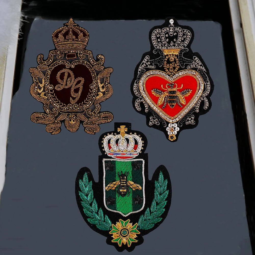 

1PC Fashion Silk Animal Bee Crown Patch Hand Embroidery Small Bee Golden Crown Bee Cloth Patch Bead Embroidery Applique P151