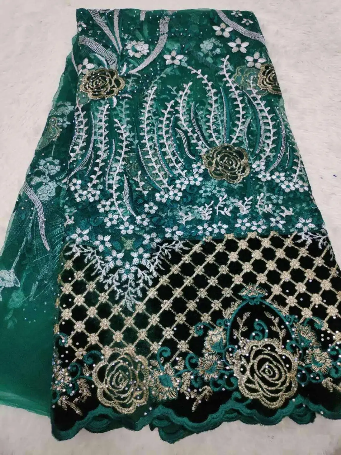 

2019 Beautiful african laces High quality french lace fabric with white gold green lace for nigerian wedding party Dress