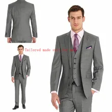 Стиль светло-серые смокинги для жениха с тупым отворотом Тонкий подходит шаферский Блейзер нормальные мужские костюмы в деловом стиле(куртка+ брюки+ жилет+ галстук