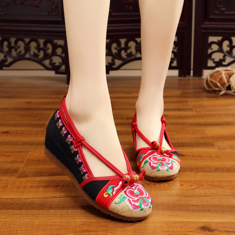 

2017 Phase Simei Old Beijing Embroidered Women Shoes Flat Heel Denim Chinese Style Casual Loafers Plus Size Shoes Woman