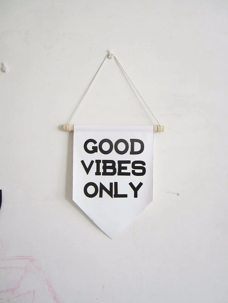 Настенный флаг с принтом на холсте good vibes винтажный черно белый знак | Отзывы и видеообзор