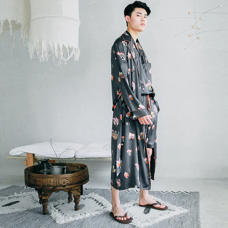 New silk nightgown summer men's printing silk thin long sleeved bathrobe men's large size men's three-piece set home sleepwear New silk nightgown summer men's printing silk thin long sleeved bathrobe men's large size men's three-piece set home sleepwear