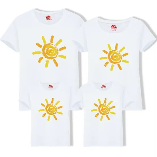 Одежда для семьи; летняя семейная футболка; Новинка; хлопковая Футболка для мамы и дочки; одинаковые комплекты для семьи; одежда для папы и сына