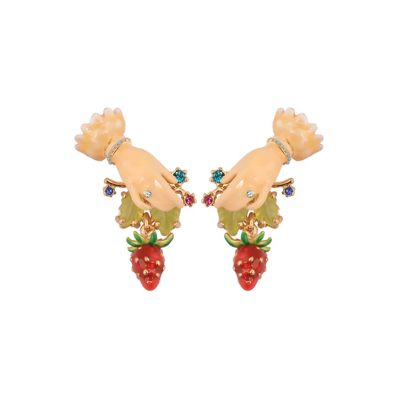 

Juicy Grape European American Elegant Original Prong Setting Hand Painted Enamel Glaze Strawberry Stud Earring Fashion Jewelry