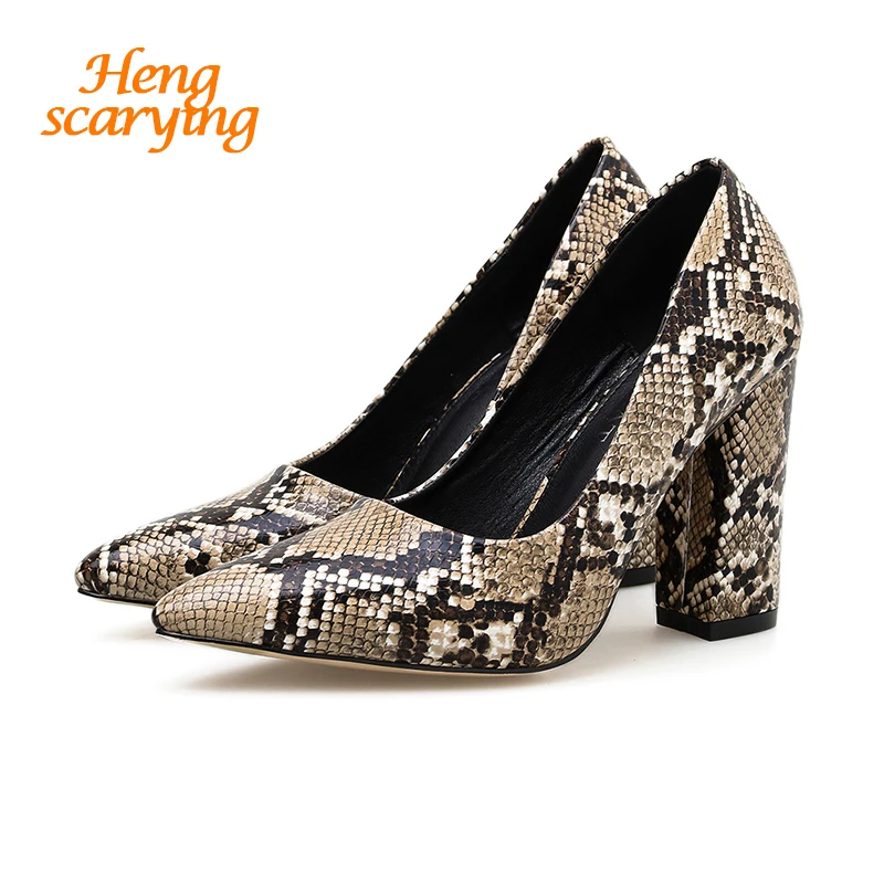2019 Summer Women Block 10cm High Heels Pumps Female Elegant Fetish Serpentine Heels Chunky Dress Shoes Thick Snake Print Pumps