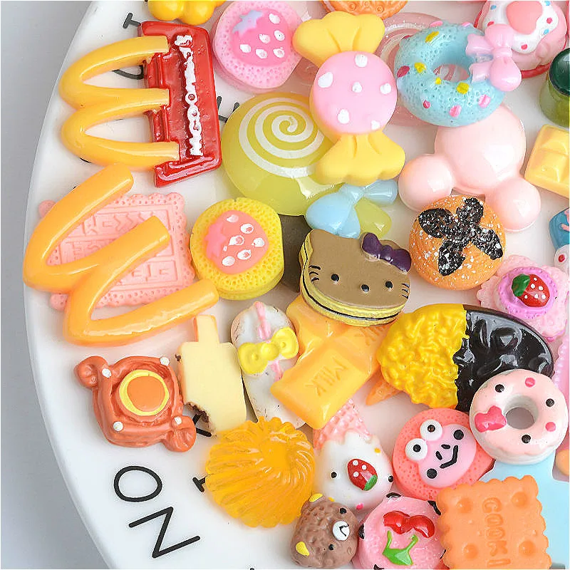 Play Toys 100pcs cake food set rement diy Candy simulation dollhouse miniature re-ment Mini Food Cakes Donuts For Barbie Doll Play Toys 100pcs cake food set rement diy Candy simulation dollhouse miniature re-ment Mini Food Cakes Donuts For Barbie Doll