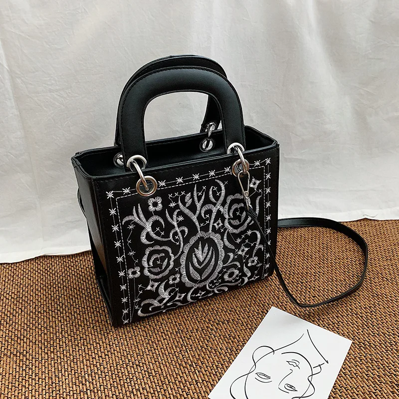 Портативная сумка с вышитым портом и ветром, новинка года, компактная сумка с вышивкой, Диагональная Сумка на плечо - Цвет: Черный