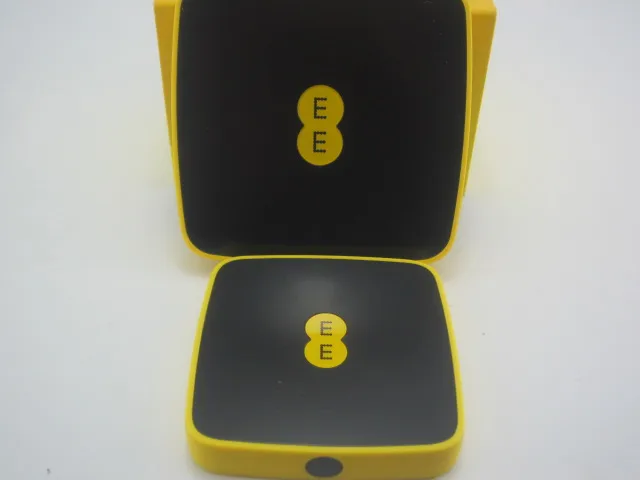 Lot-of-2pcs-Alcatel-Mini-Router-150Mbps-4G-LTE-Pocket-Wifi-EE40-and-EE60 (1)