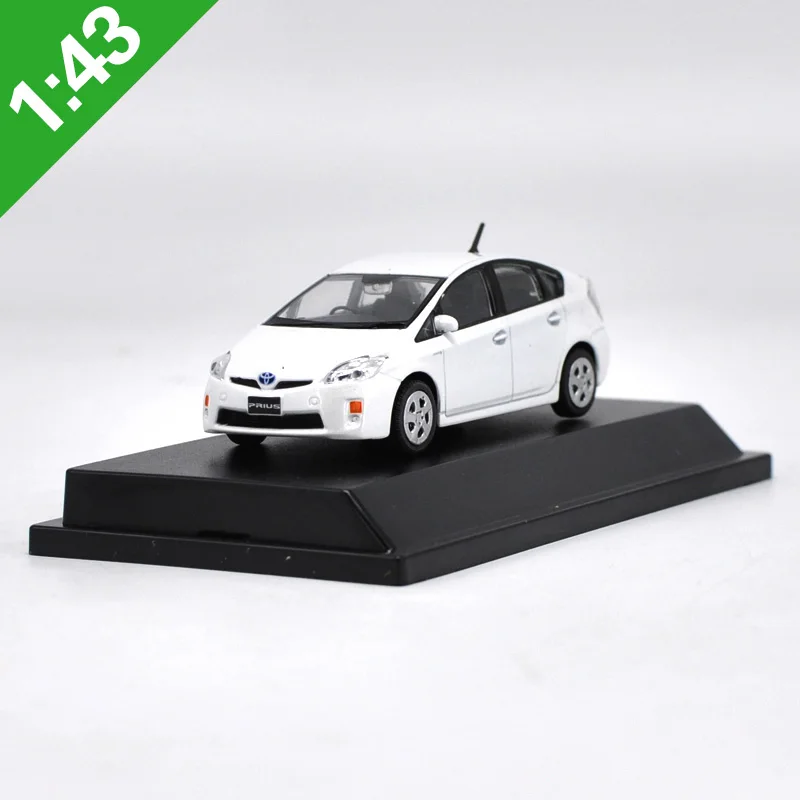 143 TOYOTA PRIUS Alloy Model Car Static high simulation Metal Model