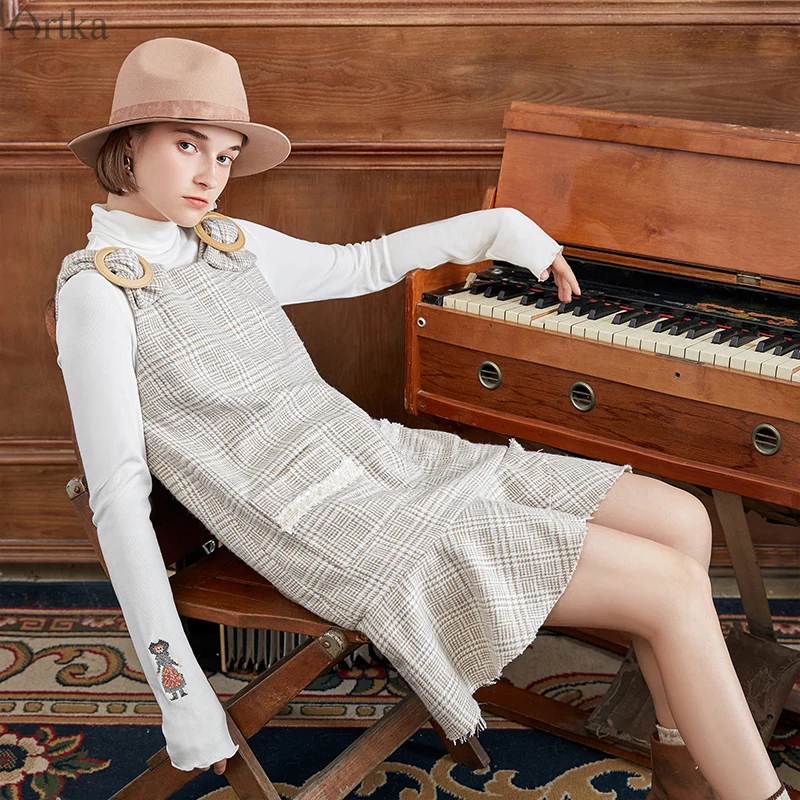 

ARTKA 2019 New Autumn Winter Female Dress Plaid Thicken Dress With Pocket Ruffled Design Dresses Woolen Tank Dress LA10088D