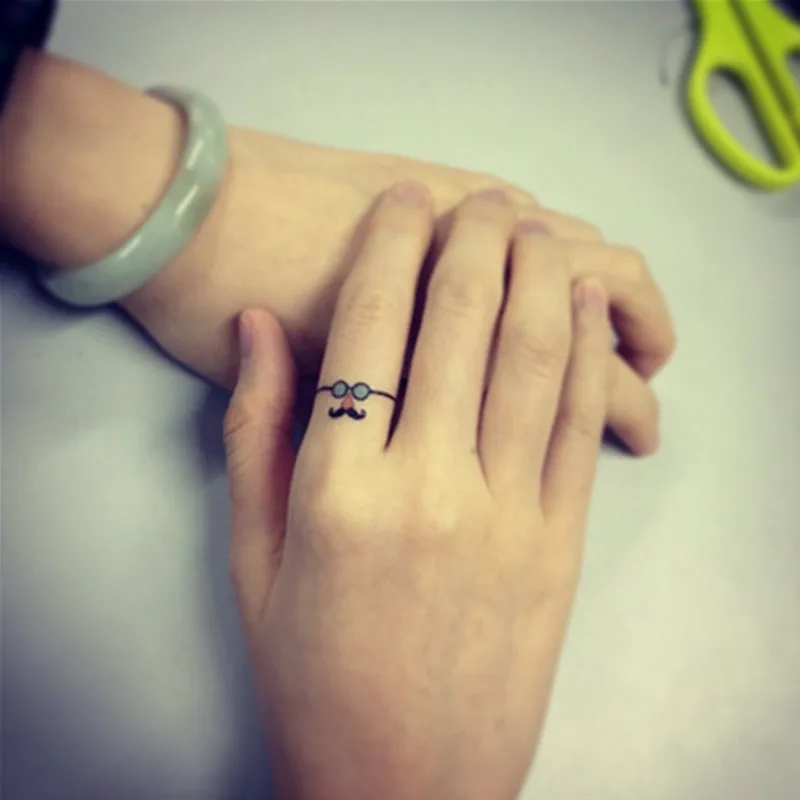 Unduh 880 Gambar Henna Di Jari  Gratis