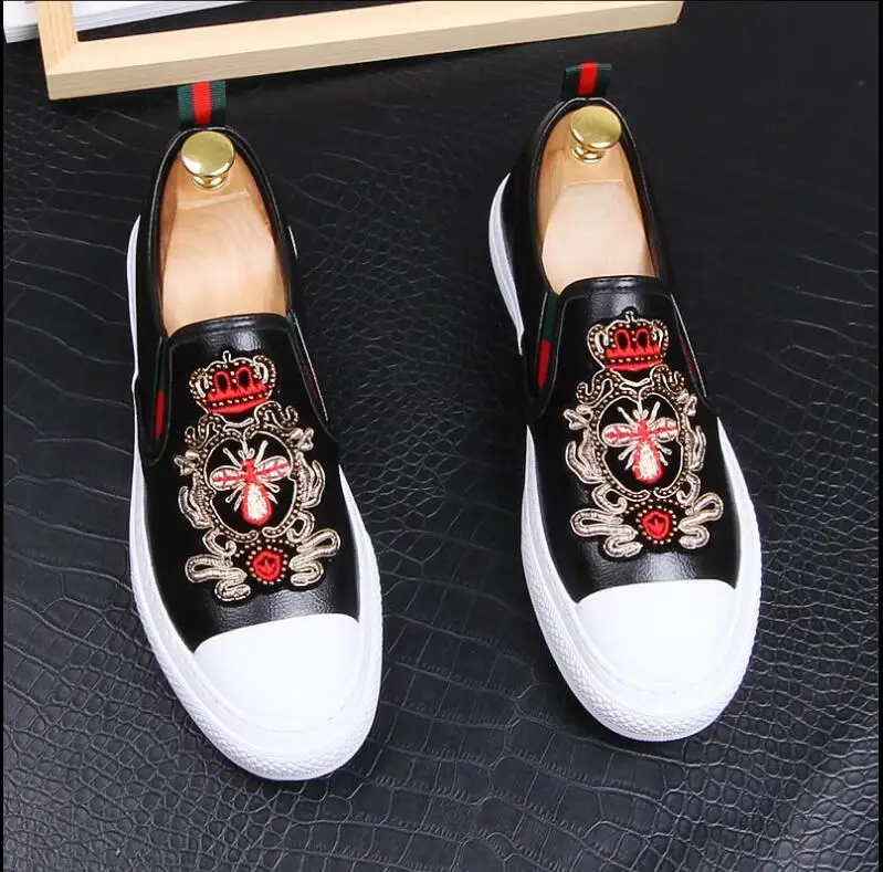 NEW Luxury embroidery bees Casual Shoes Men Loafers Slip on High Quality Designer Shoes Men Moccasins Sneaker Footwear Male - Цвет: Черный