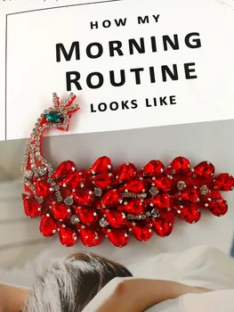 

Peacock Rhinestones Bead Brooch Patches Applique Vintage Embroidered Fabric Sew On Handmade Patch Fashion Clothing Decoration