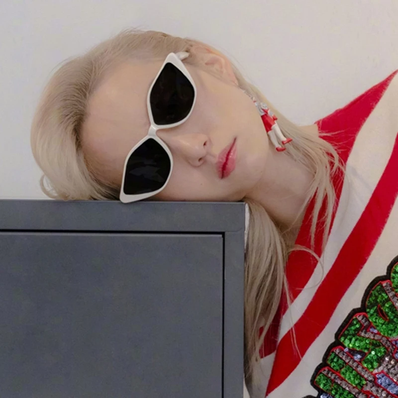 

Винтажные Солнцезащитные очки для женщин Кошачий глаз Роскошные брендовые дизайнерские солнцезащитные очки ретро маленькие красные женские солнцезащитные очки черные очки oculos