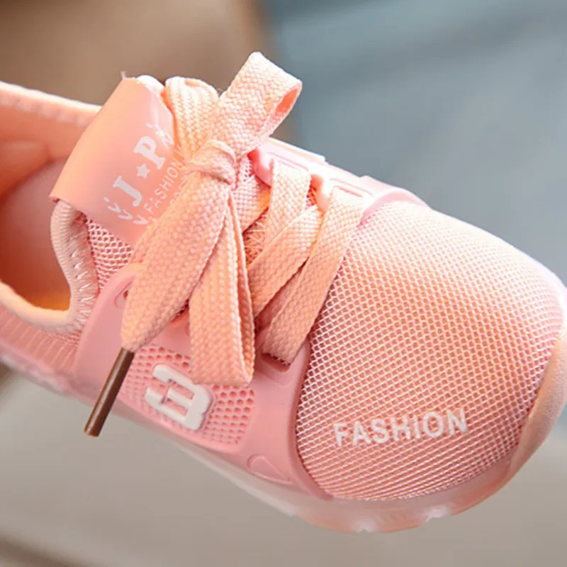СВЕТОДИОДНЫЙ детская обувь модные СВЕТОДИОДНЫЙ для маленьких девочек спортивная обувь Повседневное хлопковая обувь для малышей обувь для мальчика блеск светодиодный