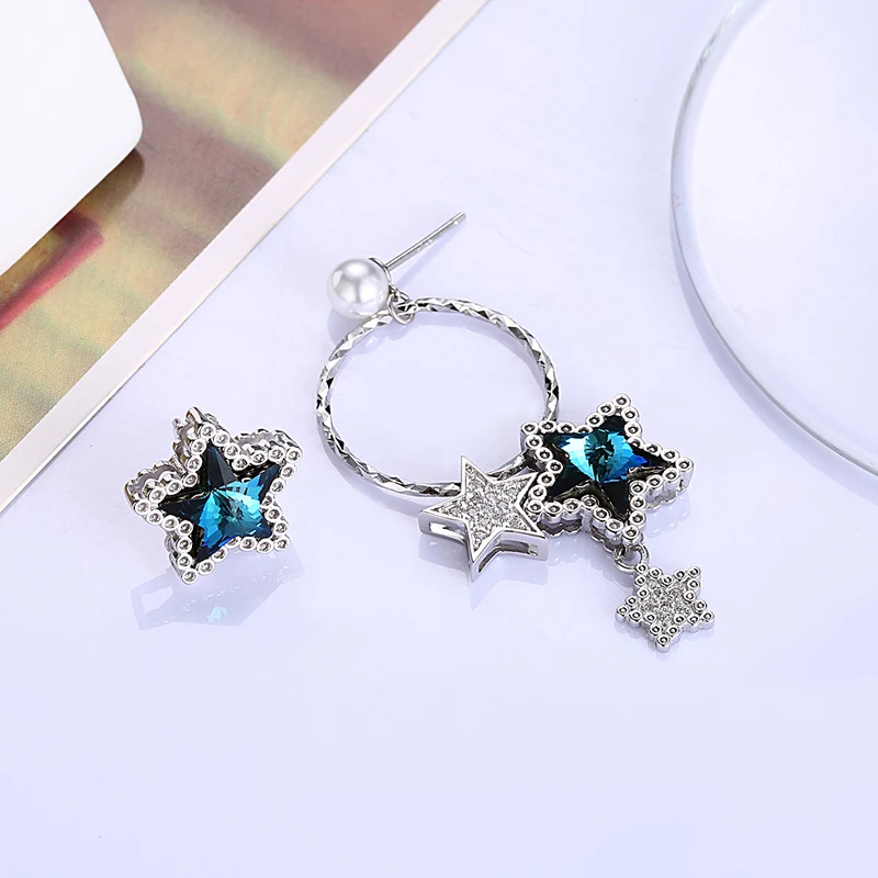 Серьги подвески женские Асимметричные серебряные с кристаллами