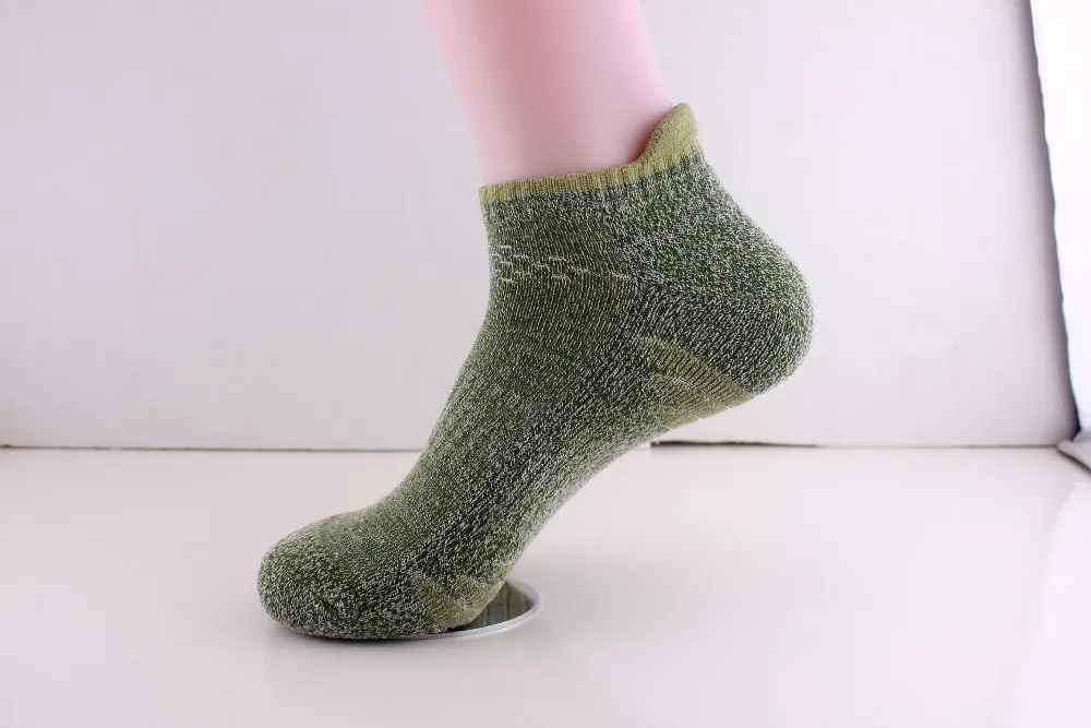 Мужские спортивные носки из махровой ткани на осень и зиму, модные однотонные повседневные компрессионные нескользящие носки до лодыжки