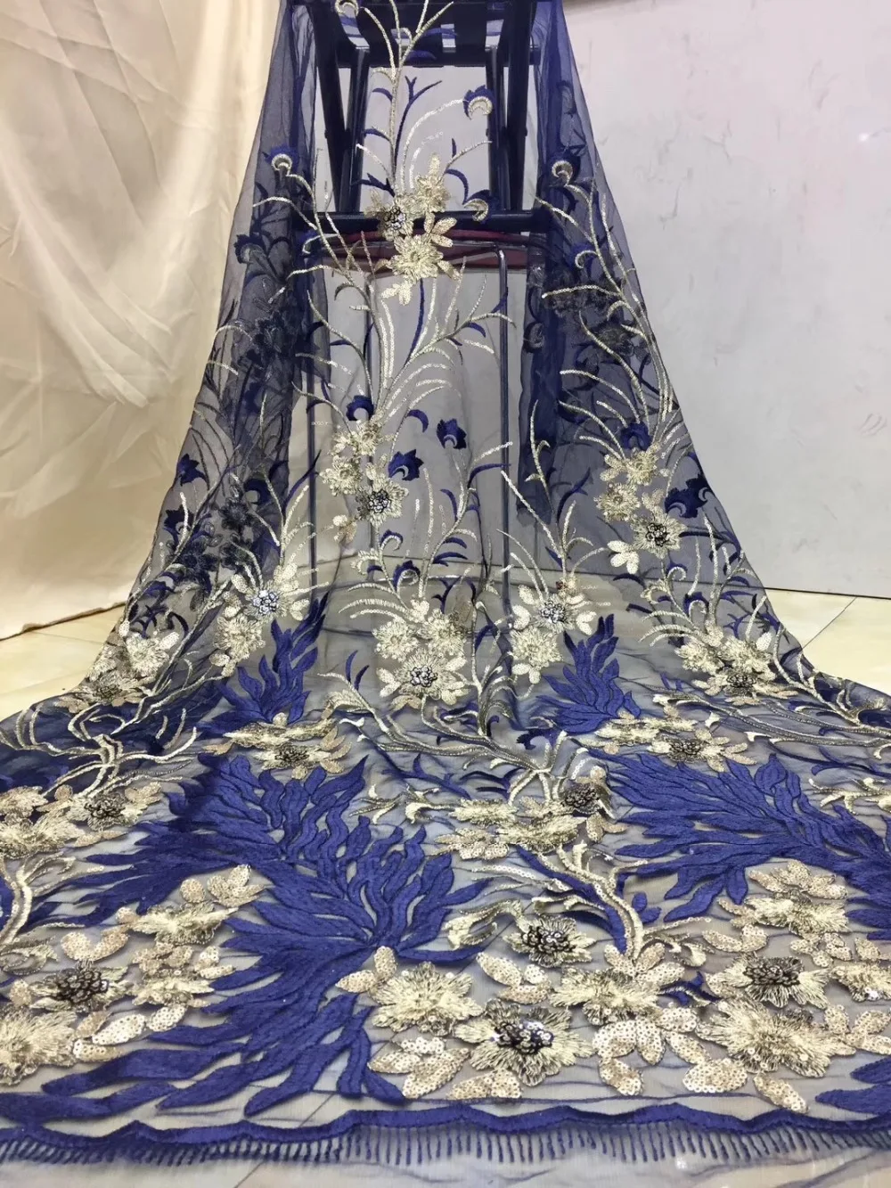 

African chiffon lace fabric high quality chiffon lace fabric, French chiffon lace fabric, used for the bride's wedding dress siz
