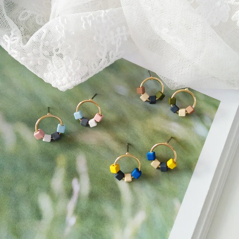 

Delicate Design Cute Coating Small Square With Round Circle Stud Earring For Woman