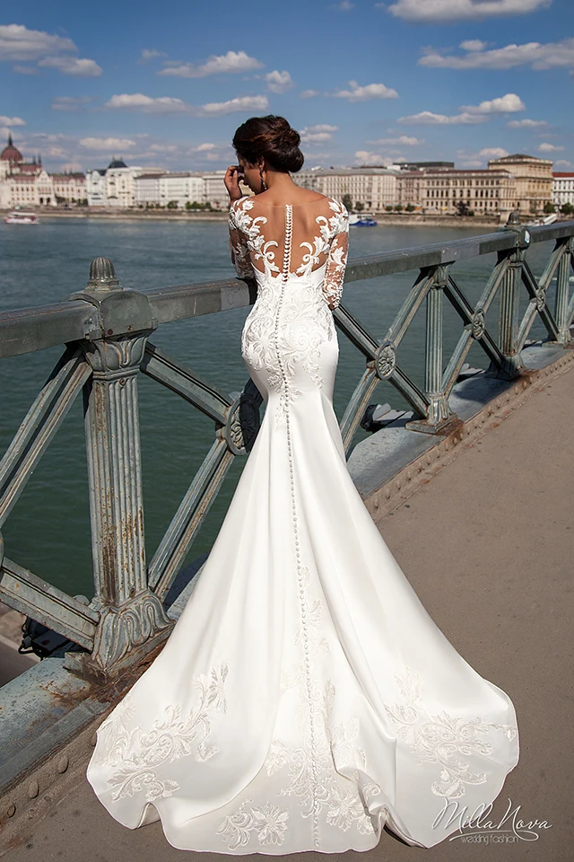 106 (3) 145 Sexy New Beach Wedding Dresses 2017 Scoop Neck Half Sleeves Court Train Appliques Satin White Mermaid Wedding Gowns