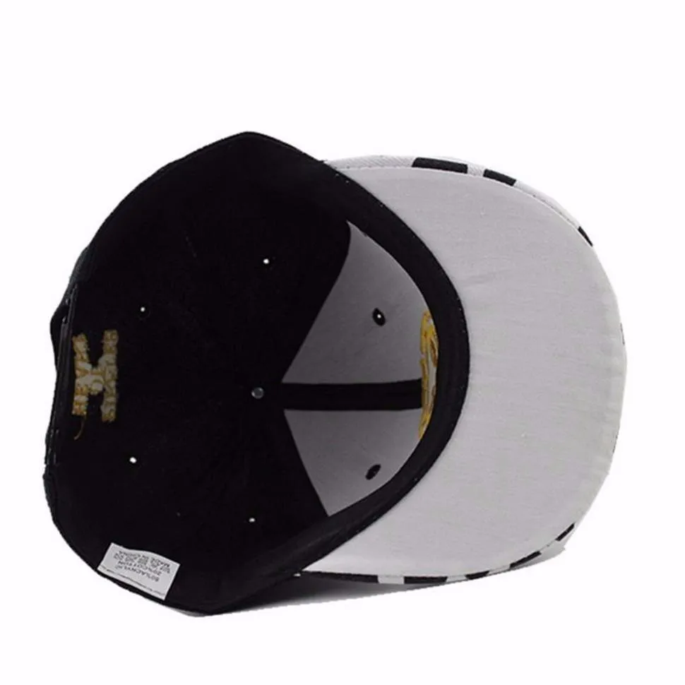 One Piece – Heart Pirates Trafalgar Law Emblem Baseball Cap