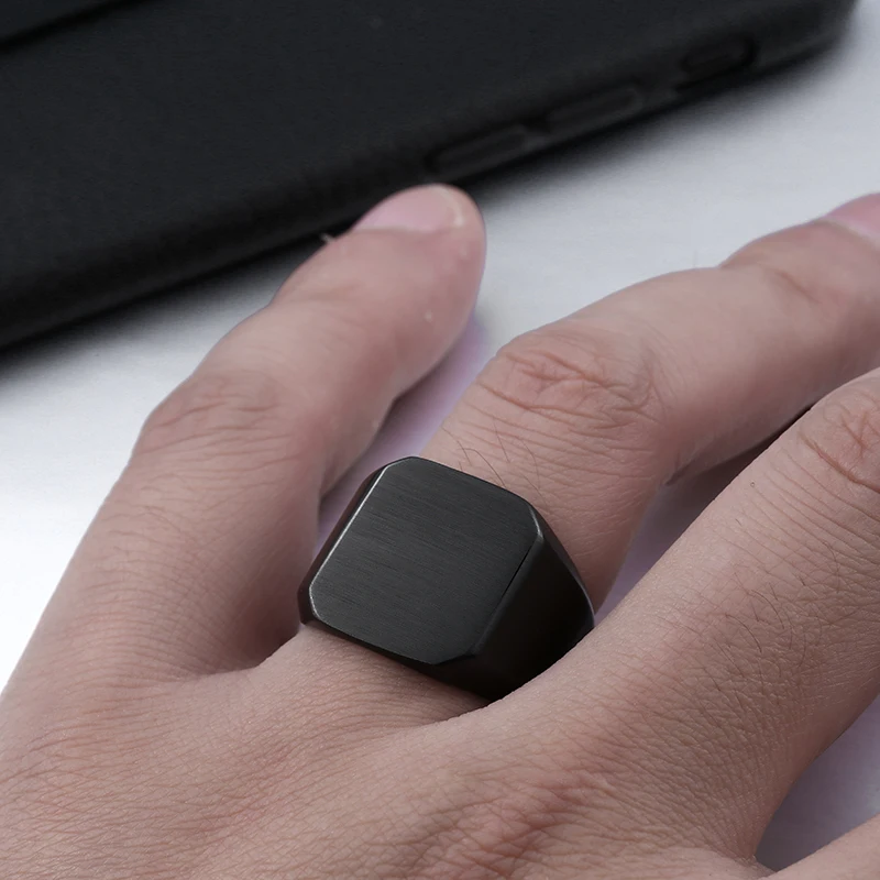 BR8-177 men's ring