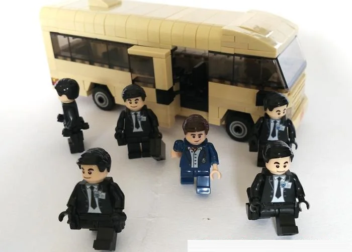 Bodyguard Bus Original Blocks Educational Toys Swat Police Military Weapons Gun Model City Accessories Lepin Mini figures marines weapons original block gun toys swat police military lepin weapons army model kits city compatible lepin mini figures