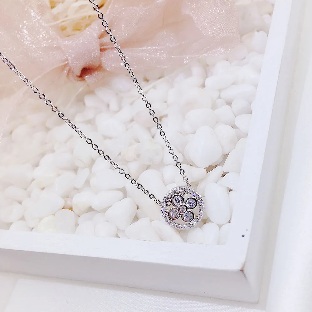 9555302731_670461011