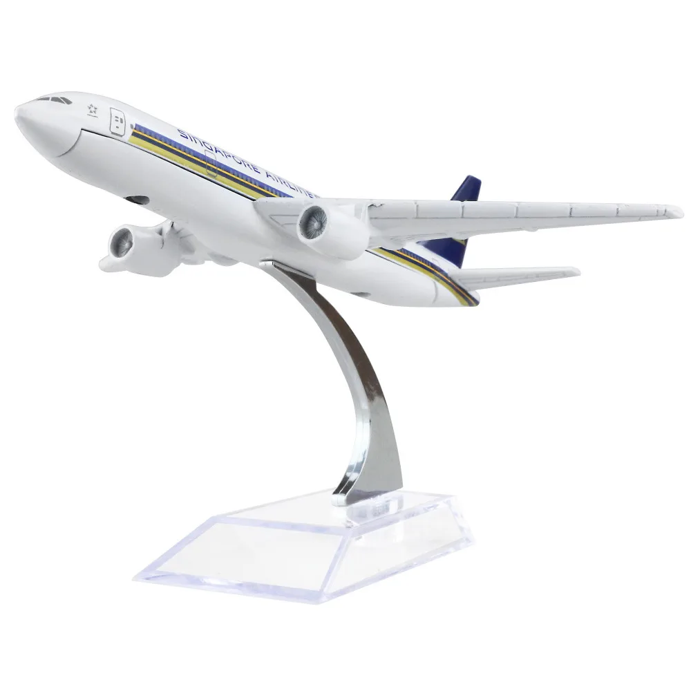 SINGAPORE AIRLINES Boeing 777 16cm alloy metal model plane toy airplane
