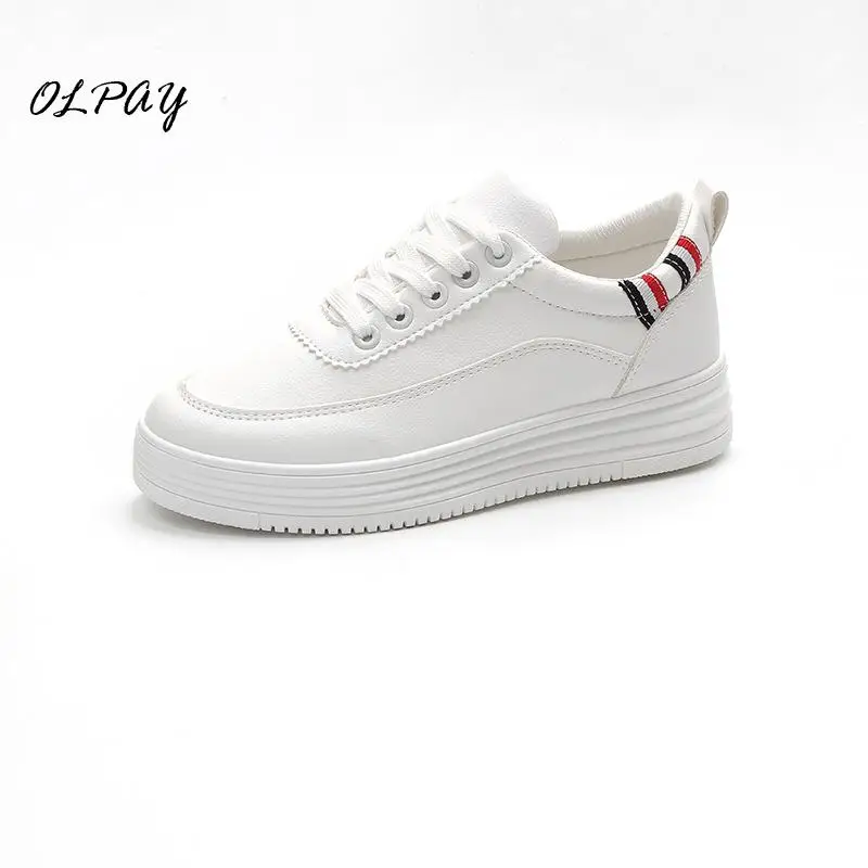 

2019 spring new fashion trend casual shoes Korean version with versatile flat shoes Good ventilation Shipping