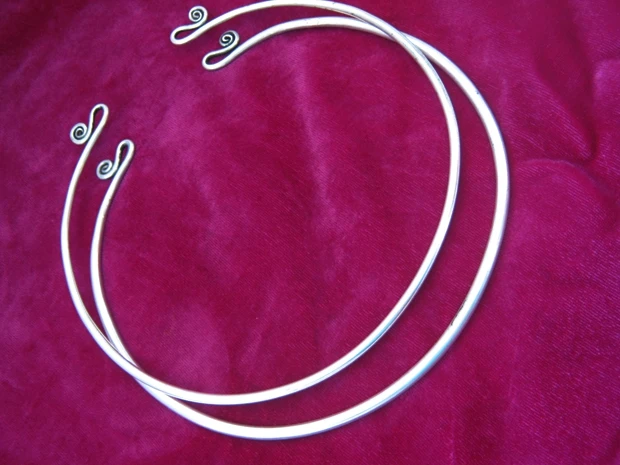 Piantine D'Argento Fatte A Mano In Singoli Modelli Femminili Lucidi Collare Selvaggio