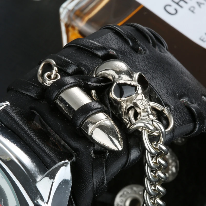 Часы мужские кварцевые с заклепками модные спортивные кожаным ремешком в стиле