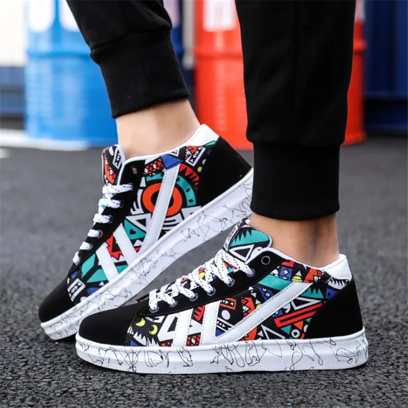 New men's casual shoes Korean plate shoes tide black and white movement outdoor Sneakers shoes spring and autumn men's shoes