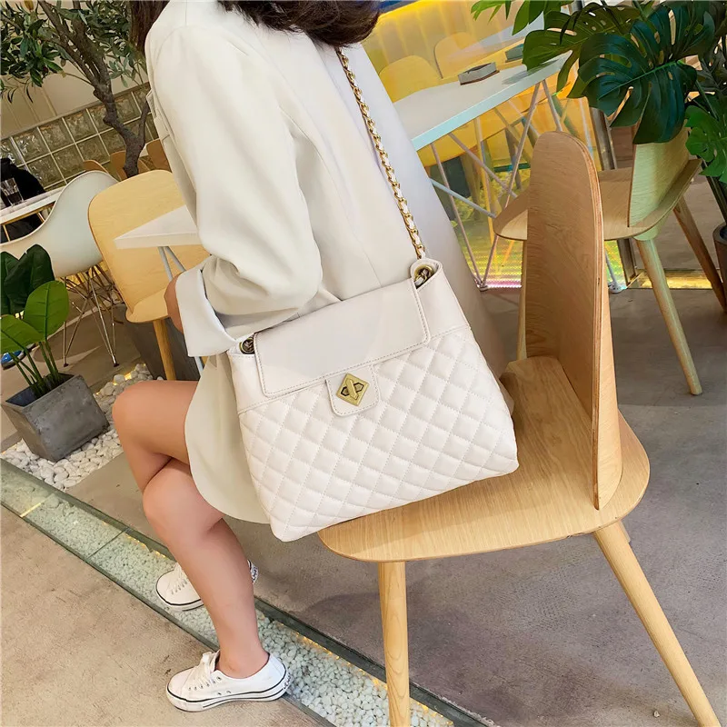 

2019Women Messenger Bags Lingge Casual Chain Handbags Female Designer Bag Vintage Big Size Tote Shoulder Bag High Quality bolsos