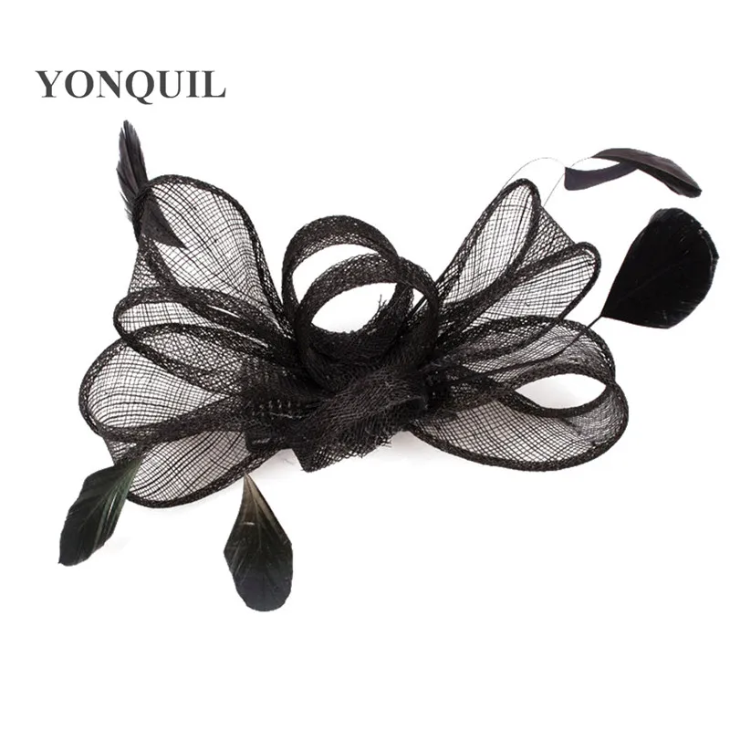 Цвета слоновой кости fascinators с фиолетовым перо украшения Высокое качество шляпки из соломки синамей с вуалеткой большой коктейль шапки MYQ072