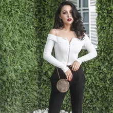 Весна Разработанный Стильный Slash плечо футболка женская обувь на застежке-молнии планка тонкий стрейч ткани Топ Однотонная одежда Тип